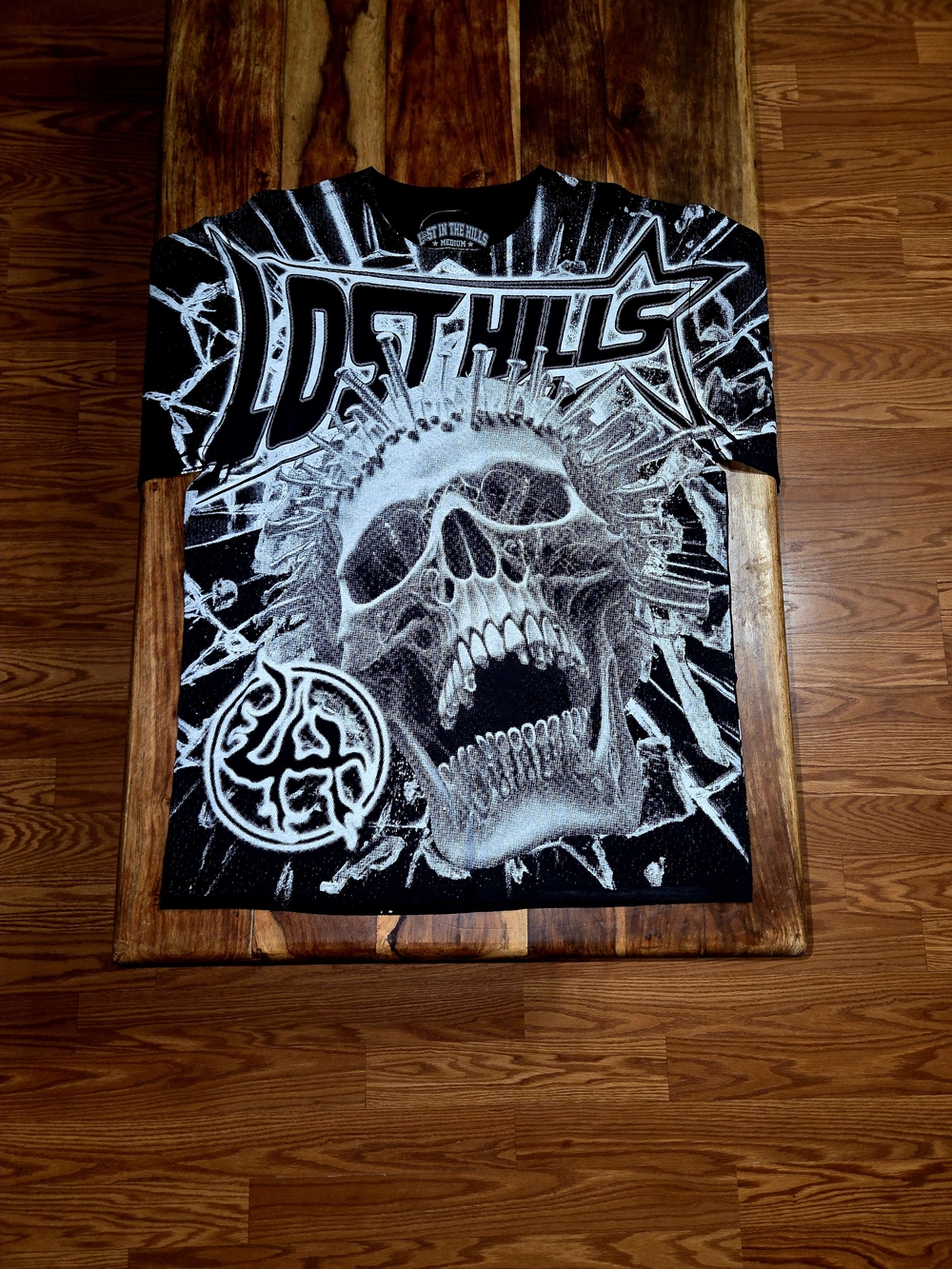 Lost Hills Men's Black Graphic Short Sleeve Tee